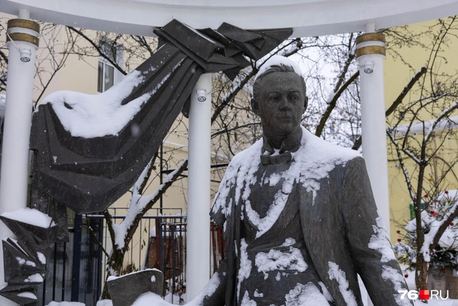 Желтые сколы&nbsp;— это следы от снятого антикоррозийного слоя | Источник: Артем Бауман / 76.RU