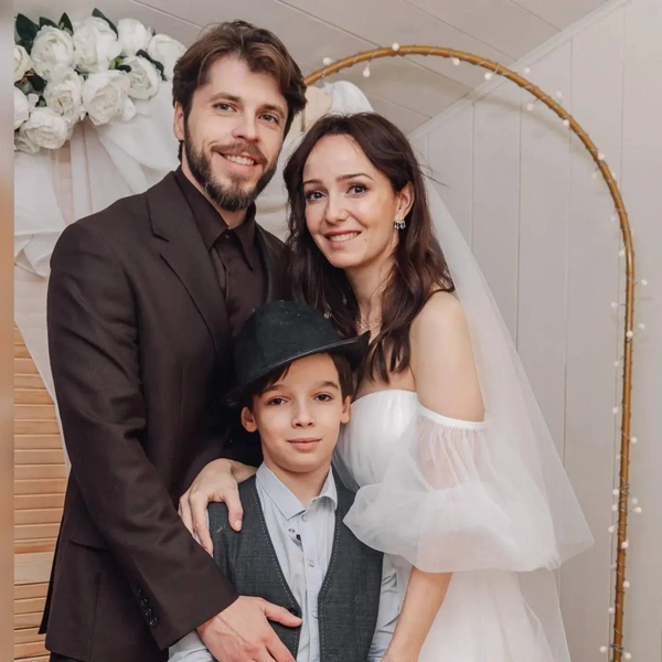 Валерия Ланская и Марк Дорбский с сыном