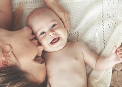 Есть ли жизнь после родов? 9 странных мифов о материнстве, которые безбожно устарели