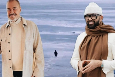 Smile Man and Novoshakhtinsk Billionaire Join Millionaire Bloggers on Antarctic Tour