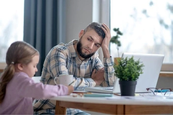 «Я ушел из семьи, но дочку бросать не собираюсь. Как объяснить это ей?»