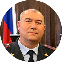 Самым обсуждаемым вице-премьером стал Ирек Сагитов. Он занимал пост замначальника башкирской Росгвардии. Громкую известность ему принесла дочь, которая осенью прошлого года обвинила своих коллег в изнасиловании. Сагитов будет курировать вопросы Министерства молодежной политики и спорта, госкомитетов по ЧС и делам юстиции