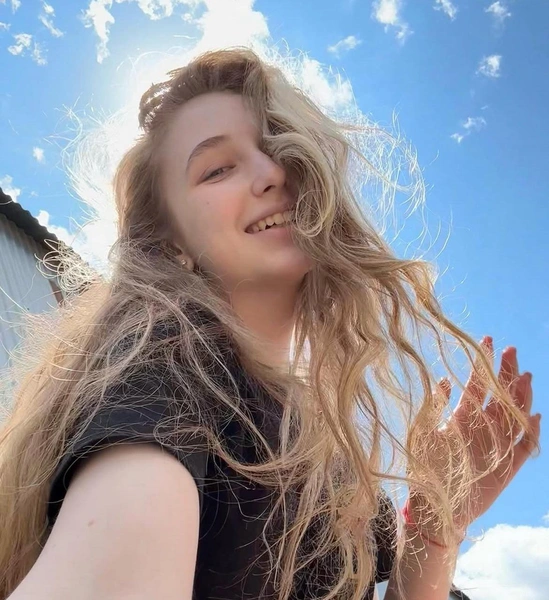 Ева возмущена поступком отца