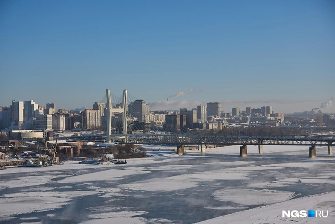 Фишкой моста стал огромный пилон в виде буквы «Н" | Источник: Александр Ощепков / NGS.RU
