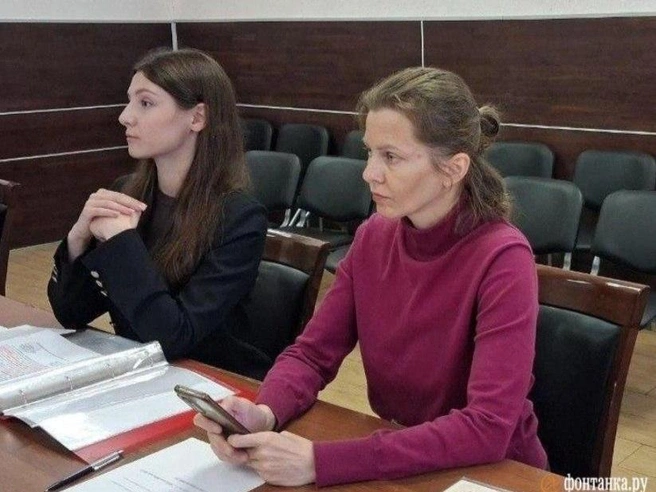 Екатерина Медведева и Светлана Пичугова в суде | Источник: Анна Мотовилова / FONTANKA.RU