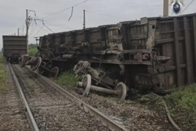 В Белогорске перевернулись три вагона с углем
