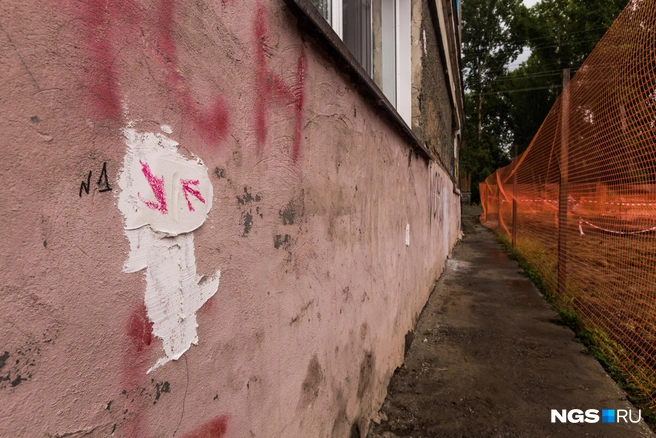 Свежие маячки на доме | Источник: Ольга Бурлакова / НГС