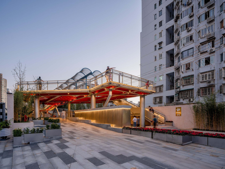 В Шанхае построили многоярусный парк на месте железной дороги