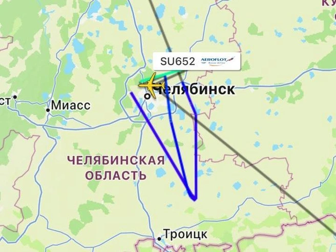 Воздушное судно выполнило несколько кругов над городом. | Источник: Flightradar24