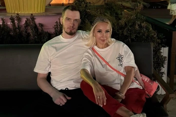 «Молю — не добивайте»: Лера Кудрявцева рассказала об алкоголизме своего мужа. Что ей посоветует психолог?