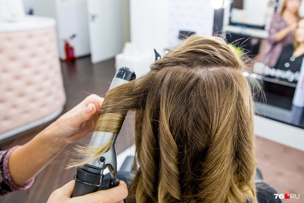 Окрашивание волос и стрижка в салонах Истерика Санкт-Петербург по цене от ₽
