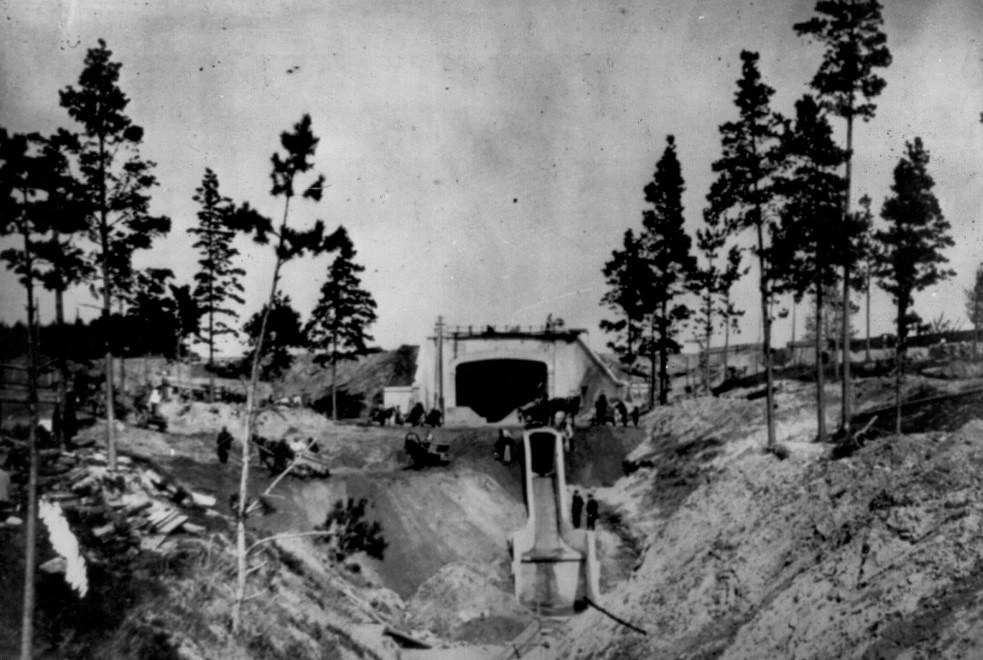Начало XX века, полным ходом идет строительство тоннеля  | Источник: novosibirsk-history.ru