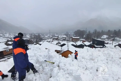Архыз отменил вечернее катание из-за лавины и отключения света