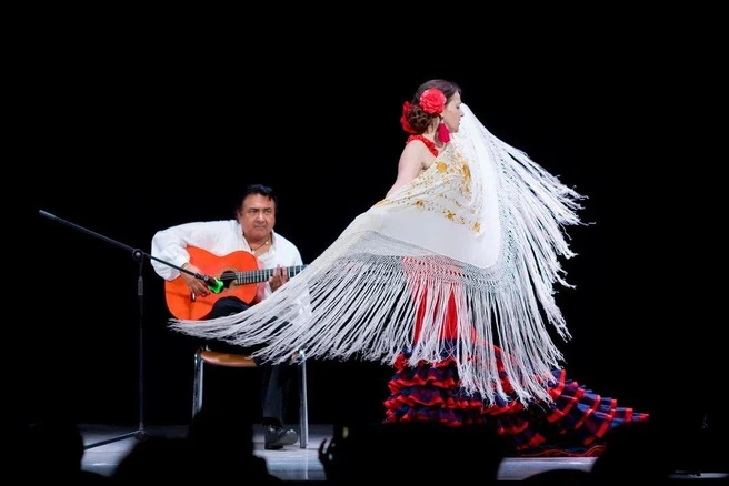 Источник: Baile de Flores 