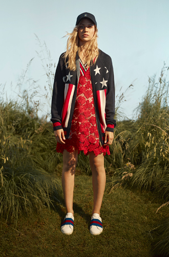 Ретро-эклектика в новом лукбуке коллекции Hilfiger Collection Resort 2017