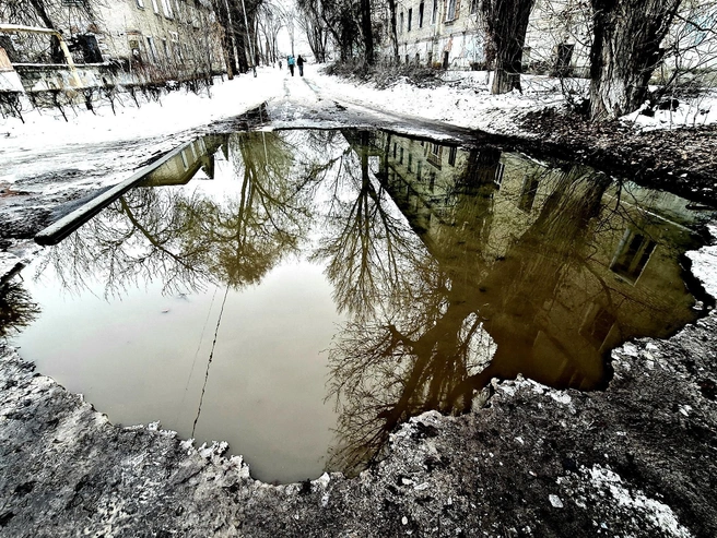 Городской пейзаж может преобразиться, если взглянуть на него под необычным углом. | Источник: Константин Завриков / V1.RU