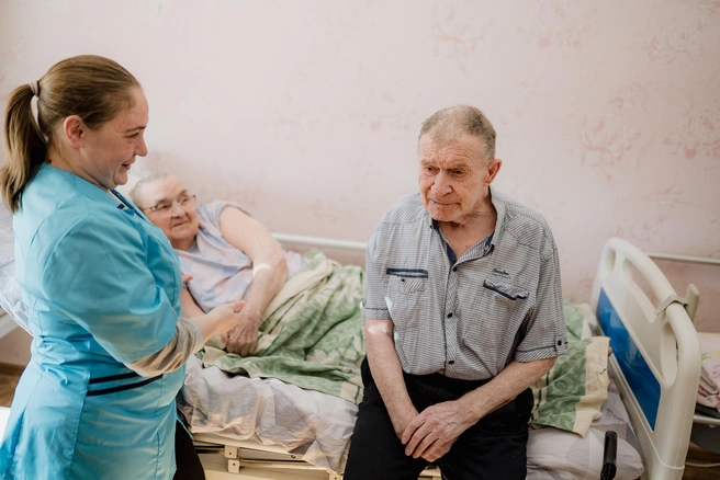 Хорошую сиделку найти непросто, но нужно искать | Источник: Сергей Кошкин