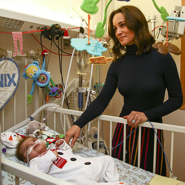 Доброе сердце: Пиппа Миддлтон навестила пациентов детского госпиталя