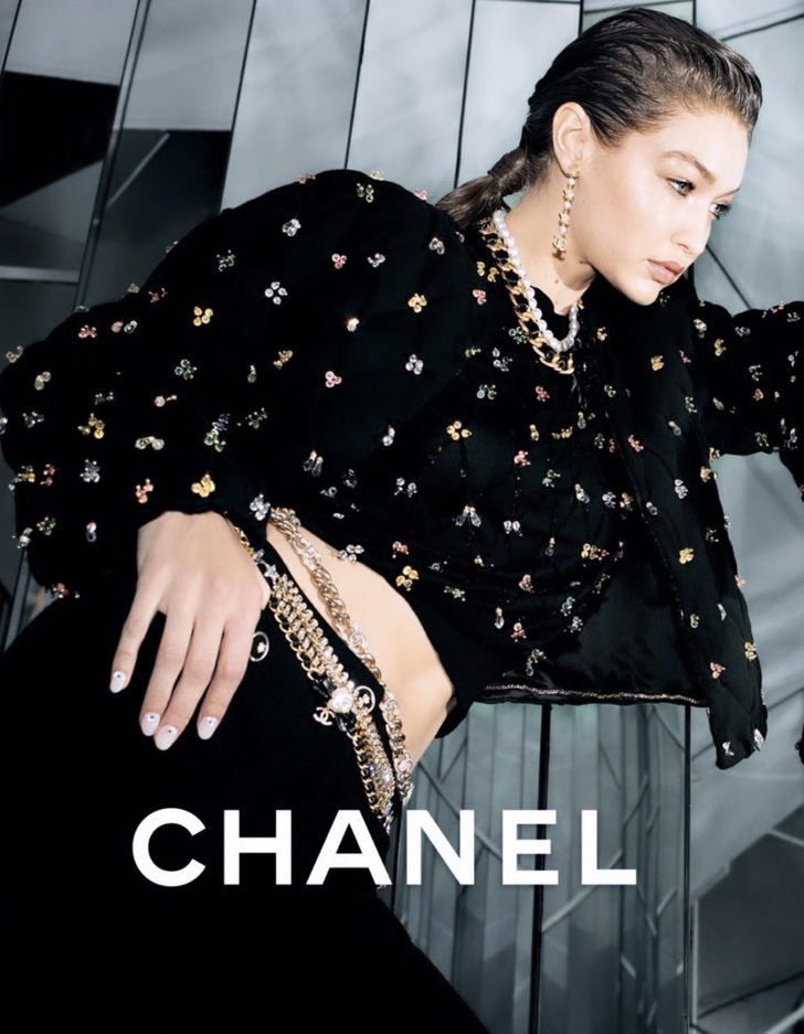 Фото №2 - Беременная Джиджи Хадид в рекламной кампании Chanel