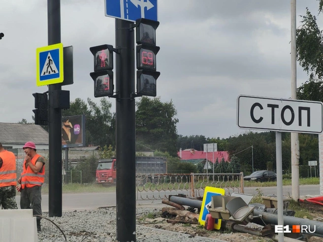 У приборов яркие светодиодные экраны | Источник: читатель E1.RU