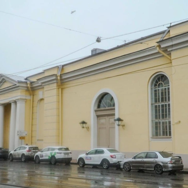 В Петербурге завершили реставрацию Михайловского манежа. В нем расположилась легкоатлетическая академия олимпийского резерва | Источник: вице-губернатор Борис Пиотровский