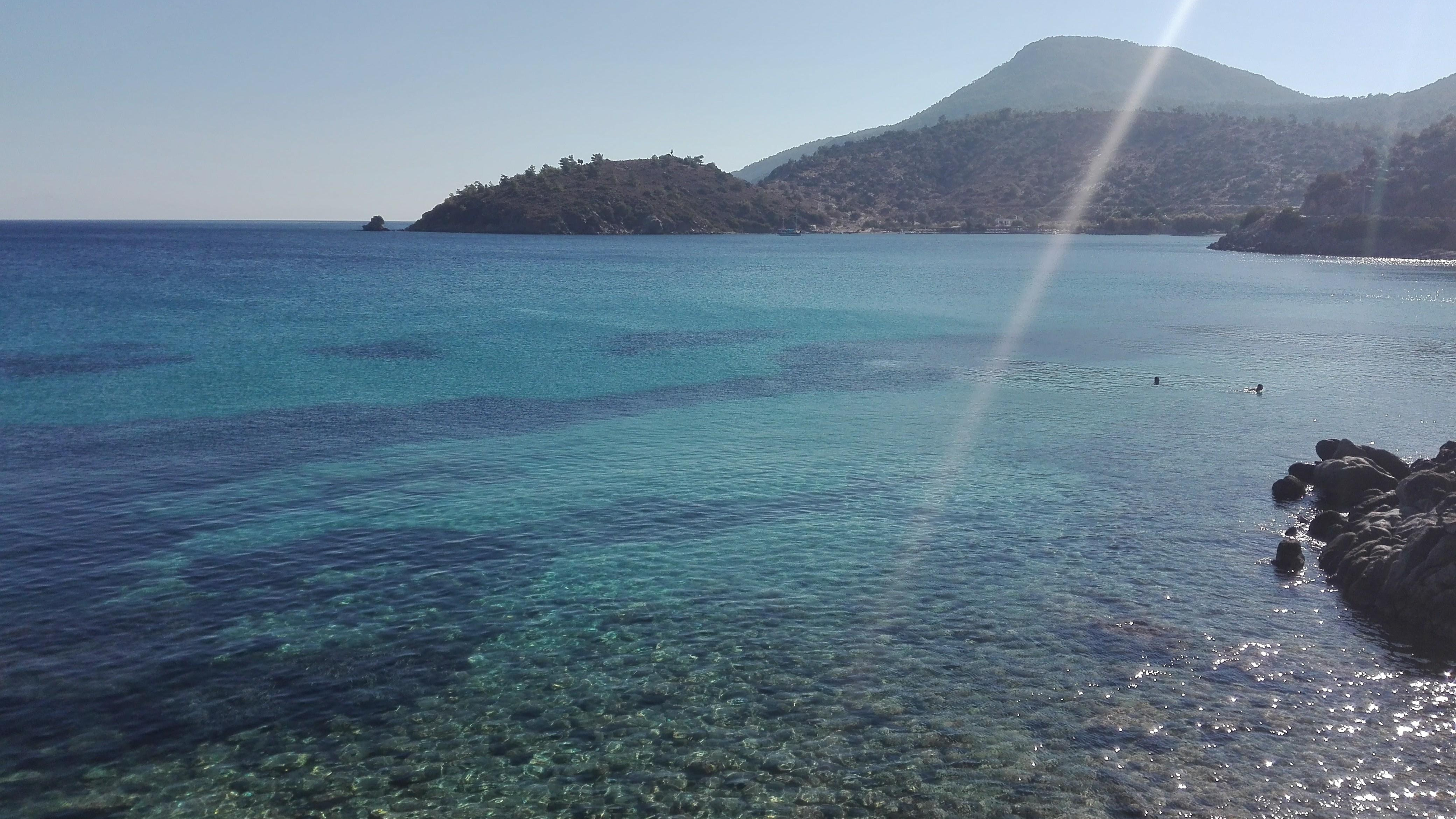 Мощный шторм обрушился на Турцию: российских туристов унесло в море. Новости 6 декабря