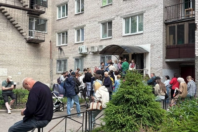 Очереди на загранпаспорт в Петербурге переросли в конфликт
