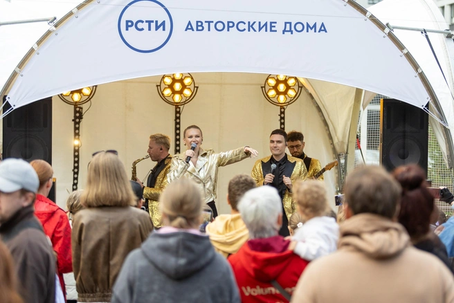 В жилом комплексе «Тайм Сквер» состоялся праздник добрососедства «Солнце, Луна и Машина времени» | Источник: холдинг «РСТИ»