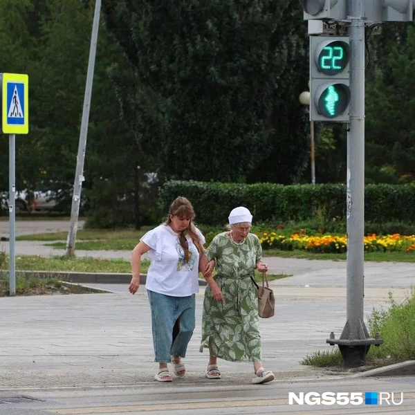 На бульваре появились регулируемые переходы. Раньше их здесь не было | Источник: Евгений Софийчук / NGS55.RU