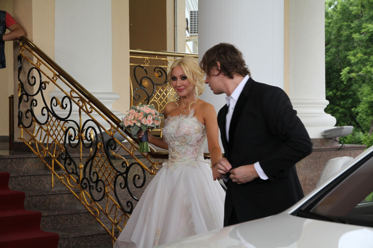 «Спасибо за все»: Лера Кудрявцева поздравила мужа с медной свадьбой