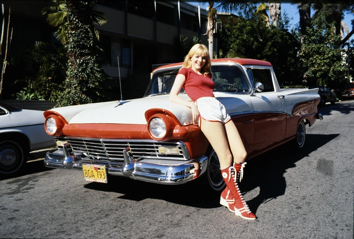 Почему у современных автомобилей исчезли длинные антенны | Источник: Getty Images