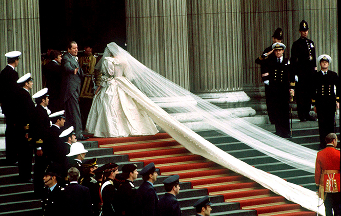 Фото №8 - Свадебное платье-катастрофа принцессы Дианы