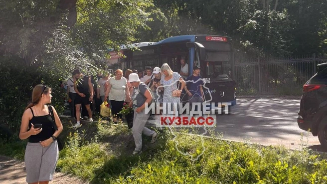 В последнее время автобусы области часто ломаются | Источник: Инцидент Кузбасс / Telegram