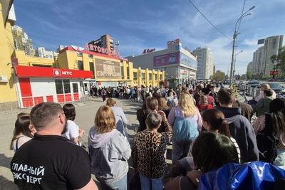 Жители Екатеринбурга массово покидают город перед Днём Победы