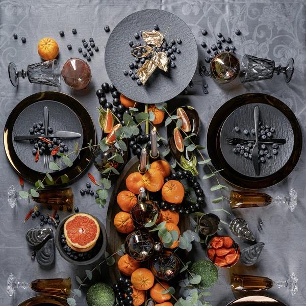 Новогодняя сервировка по мотивам «Зимнего вечера в Гаграх» (фото 4) | Источник: архив пресс-сужб