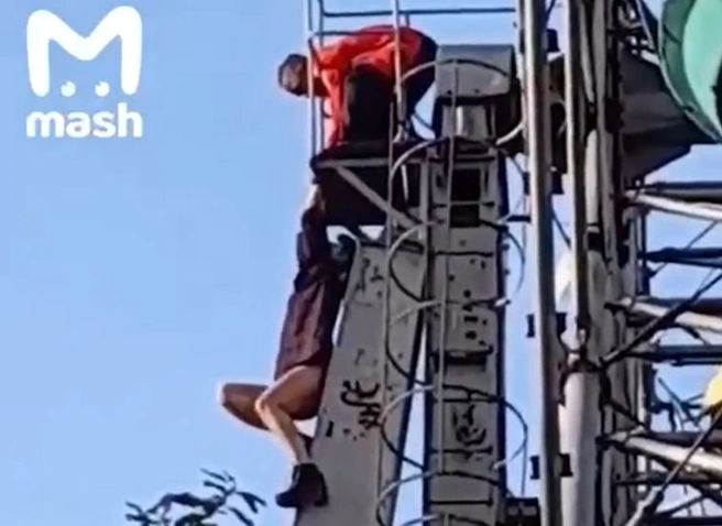 В Асбесте 23-летняя девушка сорвалась с колеса обозрения | ya62.ru