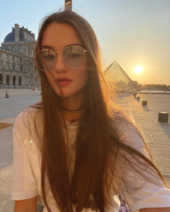Вот так Соня выглядела в начале своей карьеры | Источник: sonyacaresaboutyou / Instagram (соцсеть запрещена на территории РФ)