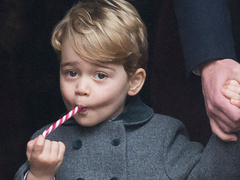 Смело! 6-летний принц Джордж обожает змей