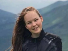 Сбежала от побоев отчима в скалы, где чуть не встретила смерть: как 15-летняя Эя вытащила себя на берег