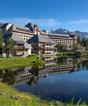 Как выглядит отель Alyeska Resort, в котором могут встретиться Путин и Трамп