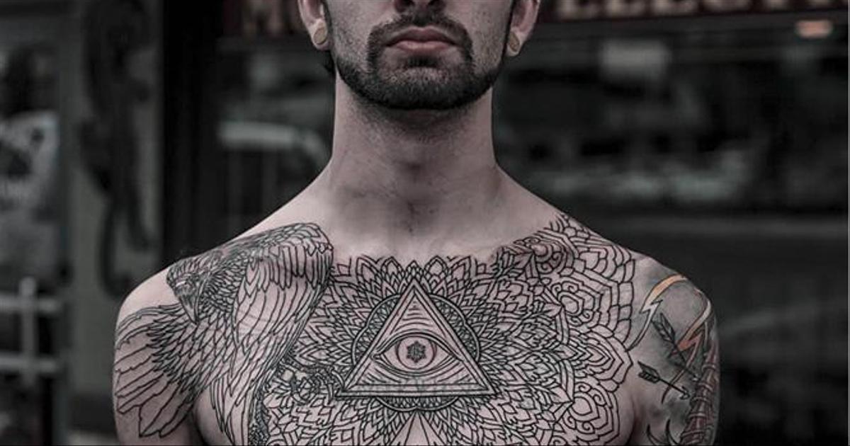 Татуировки в стиле олд скул на плече