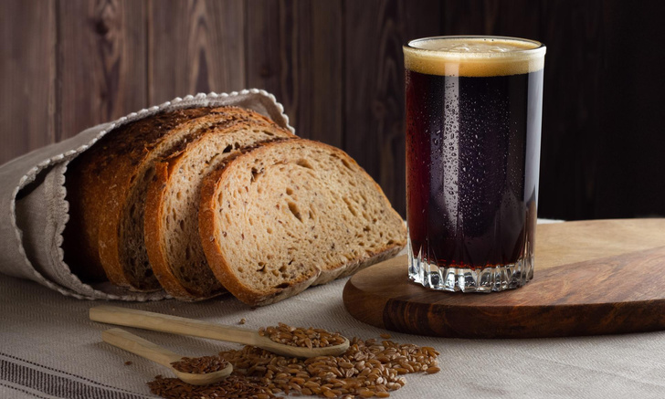 «Не берите этот хлеб»: эксперт поделилась рецептом домашнего кваса — вкусного и полезного