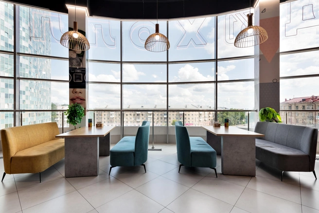 Кроме вкусной еды и вечерних зрелищ, гостя порадует прекрасный панорамный вид | Источник: ТРЦ KLP