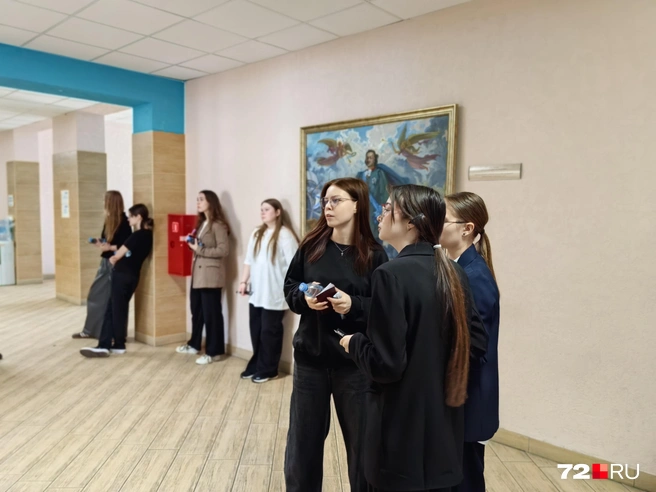 Кабинеты и коридоры до начала экзамена проветривали, чтобы всем было комфортно и ни у кого не закружилась голова | Источник: Юлия Мальцева / 72.RU