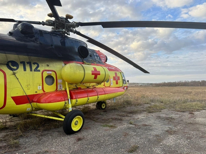 Вертолет санавиации | Источник: Перелюбская районная больница
