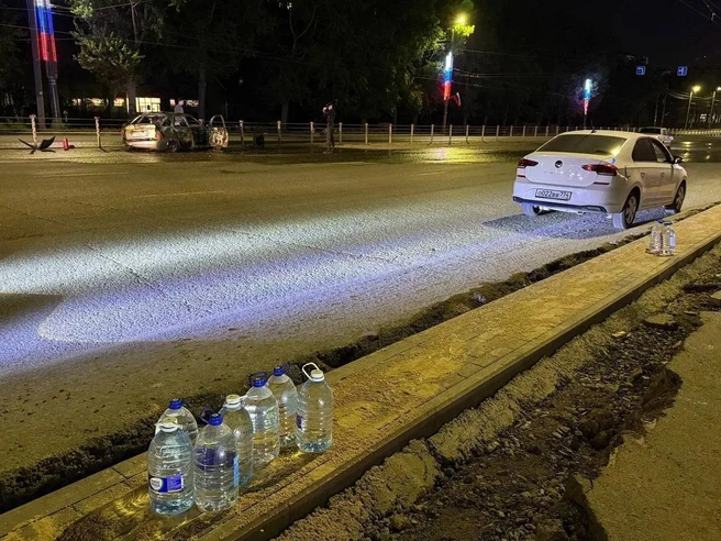 Бутылки с водой как альтернатива огнетушителю? | Источник: читатель 74.RU