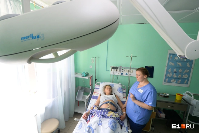 На встречу с советником замгубернатора Еленой Чадовой пришли все сотрудники, которые не были заняты родами. Было около 40 человек | Источник: Артем Устюжанин / E1.RU