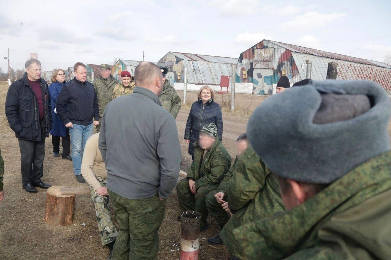 Где держат мобилизованных: показываем условия, в которых живут призывники в  Елани - 18 октября 2022 - Е1.ру