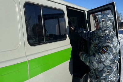 Должника по алиментам нашли в лесной хижине