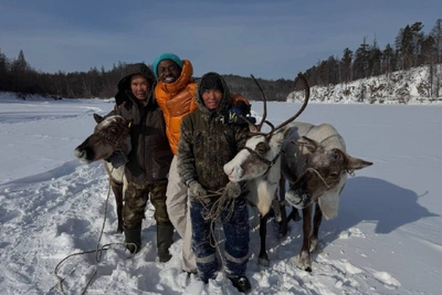Конголезский блогер на оленях и в бане в Приамурье